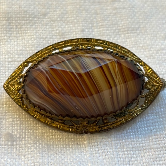 Jewelry - Vintage Faceted Jasper and Brass Pin